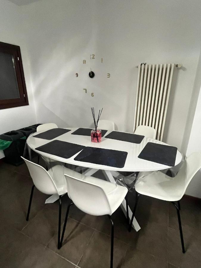 Home Sarenji Trivolzio Εξωτερικό φωτογραφία